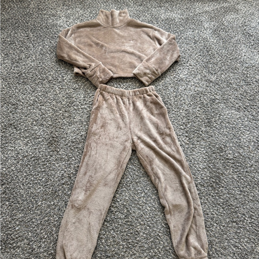 Cozy Tan Set